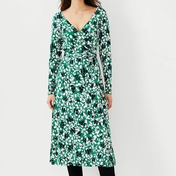 Ann Taylor Womens Green & White Floral Stretch Wrap Dress, size 10 - Picture 1 of 13